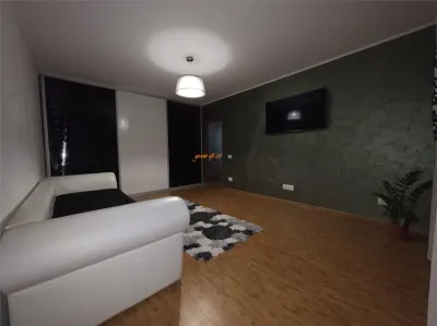 Apartament 2 camere ,56 mp, zona str Mare a Unirii , renovat complet , mobilat si utilat - Focsani