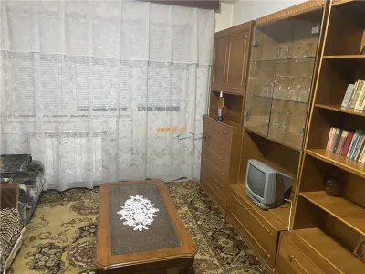 Apartament trei camere , zona Cartier Sud , 55 mp , curat - Focsani