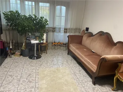 Apartament 3 camere , zona ultracentrala - Primaria Focsani , 83 mp , imbunatatit - Focsani