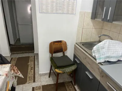 Apartament 2 camere , cartier Gara , et 1/4 , curat , liber ,mobilat - foto 8