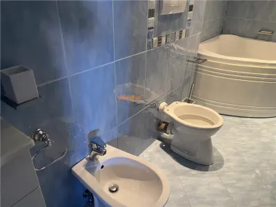 Apartament 4 camere transformat in 3 camere , zona ultracentrala Piata Moldovei , et 1/4 , 92 mp , imbunatatit - foto 9