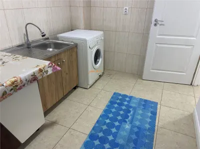 Apartament 2 camere , et 1/4 , ultracentral -Piata Moldovei , renovat , mobilat  partial - foto 10
