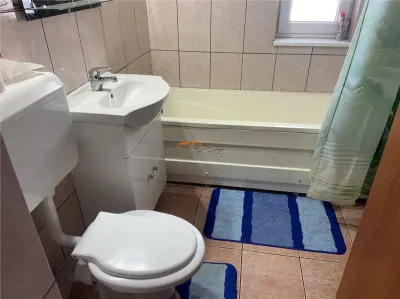 Garsoniera de vanzare , zona Liceul Economic Gara - strada Longinescu , 37 mp , renovata ,mobilata - foto 9
