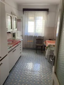 Apartament 3 camere , zona centrala -Sala Polivalenta, 80 mp , liber - foto 7