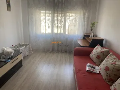 Apartament 2 camere , zona cartier Sud , 54 mp , imbunatatit , centrala termica individuala - Focsani
