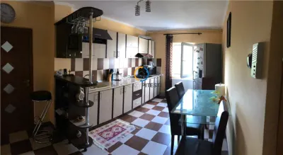 Apartament 3 camere Popa Sapca, etaj intermediar, liber - foto 2
