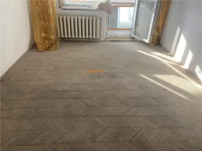 Apartament 3 camere , zona Longinescu - Gara , decomandat 70 mp , centrala termica , liber - Focsani