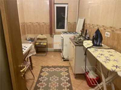 Apartament 2 camere , zona cartier Sud , decomandat 56 mp, imbunatatit , mobilat - foto 4