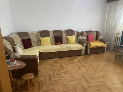 Apartament de vanzare , zona Cartier Aviatorilor , 83 mp , 2 balcoane - Focsani