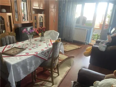 Apartament 3 camere , zona b-dul Brailei - hipermarket Kaufland - 1 Decembrie 1918, 77 mp utili, decomandat - Focsani
