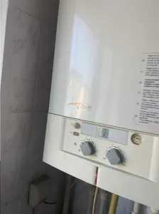 Apartament 2 camere, cartier Sud , et 3/4 , decomandat , centrala termica proprie - foto 5