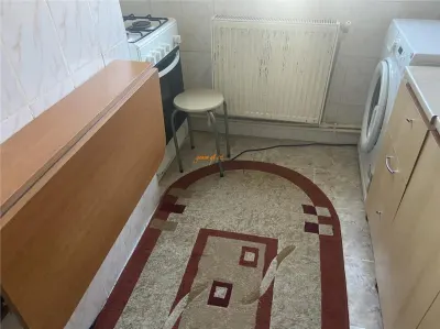 Apartament 2 camere, cartier Sud , et 3/4 , decomandat , centrala termica proprie - foto 7