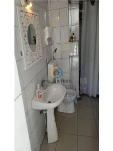 De inchiriat spatiu ultracentral 16 mp pretabil birou, service GSM, etc - Pitesti