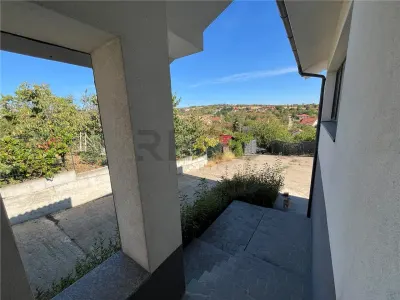 RECO Casa de inchiriat pentru birouri / spatiu de locuit in Oradea- 5 minute de centru - foto 19