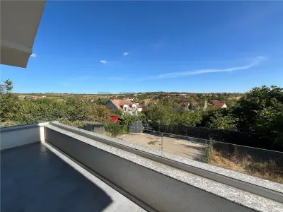 RECO Casa de inchiriat pentru birouri / spatiu de locuit in Oradea- 5 minute de centru - foto 23