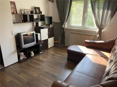 Apartament 4 camere , cartier Sud , decomandat , 58 mp , renovat , centrala termica proprie - Focsani