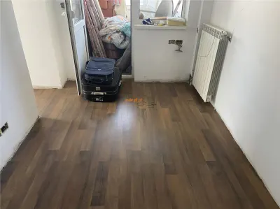 Apartament 4 camere , cartier Sud , decomandat , 58 mp , renovat , centrala termica proprie - foto 9