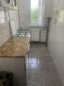 Apartament 2 camere , cartier Sud , decomandat 40 mp , centrala termica proprie , mobilat - foto 5