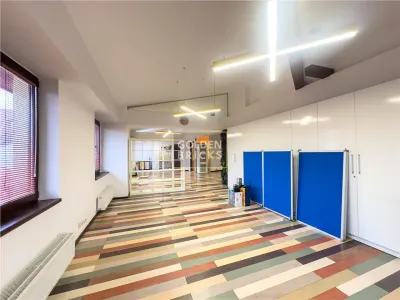 Piata Unirii | Cladire moderna | Versatila | Curte - foto 22
