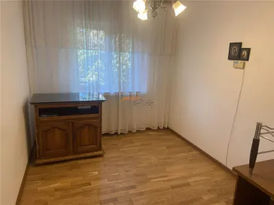 Apartament 3 camere , strada Bucegi - Policlinica 2,   etaj 1/3 , decomandat , imbunatatit - foto 11