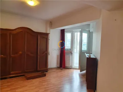 Apartament 4 camere Centru, etaj intermediar/7, liber - Pitesti
