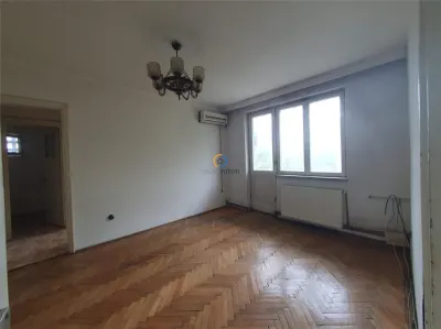 Vanzare apartament 3 camere Calea Bucuresti, etaj intermediar - Pitesti