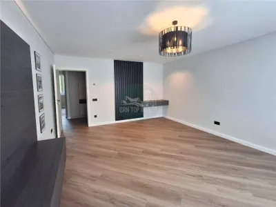 Apartament de LUX  2 camere decomandat pivnita zona Strand - foto 8