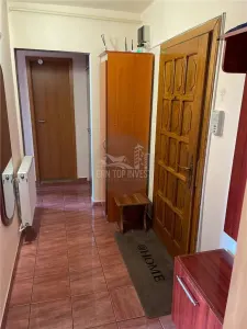 Apartament 2 camere decomandat 2 balcoane pivnita zona Garii - foto 5