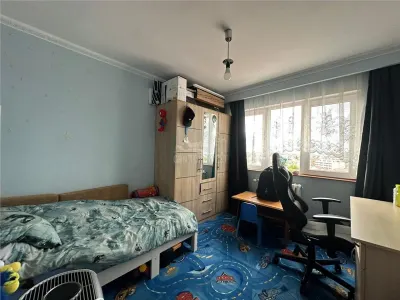 Apartament 3 camere decomandat zona Vasile Aaron - foto 9