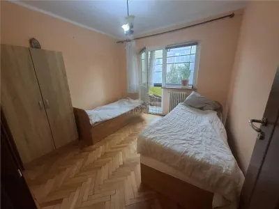 Apartament 4 camere decomandat 2 balcoane pivnita zona Rahovei - Sibiu