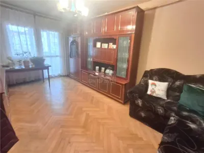 Apartament 3 camere decomandat 2 balcoane pivnita zona Valea Aurie - foto 11