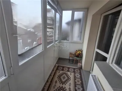 Apartament 3 camere decomandat 2 balcoane pivnita zona Valea Aurie - foto 7