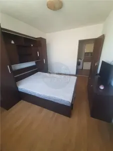Apartament 3 camere decomandat pivnita zona Bulevardul Mihai Viteazul - foto 3
