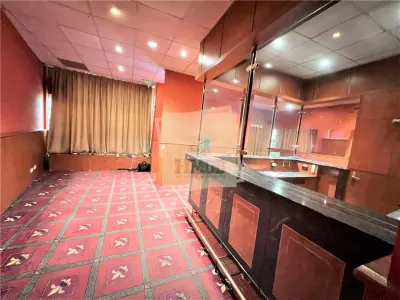 Spatiu comercial 82 mp utili cu vitrina pretabil afacere in Piata Mare - foto 2