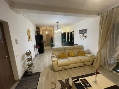 Apartament cu 3 camere si gradina de 40 mp pe Calea Cisnadiei - foto 2