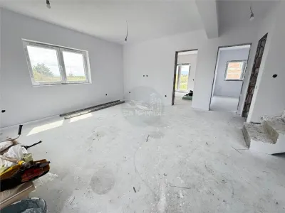 Casa individuala 4 camere 2 bai si teren de 265 mp in Sura Mica - Sura Mica