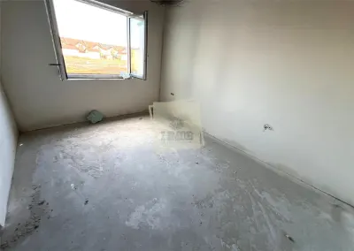 Casa 110 mpu cu 4 camere 2 bai 2 balcoane si curte in Sibiu - foto 11
