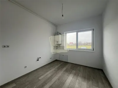 Apartament cu 3 camere 2 bai parcare si curte 57 mp in Selimbar - foto 6