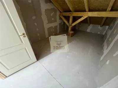 Apartament cu 3 camere 2 bai parcare si curte 57 mp in Selimbar - foto 9