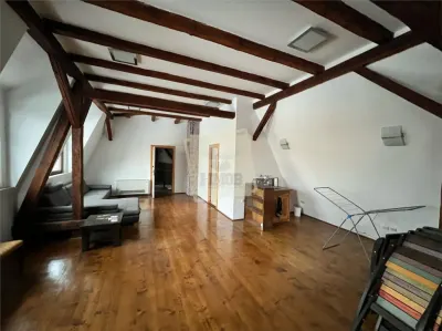 Casa renovata complet in Medias zona ultracentrala - foto 9