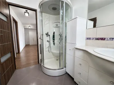 Apartament 3 camere terasa balcon si parcare zona Selimbar - foto 14