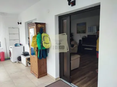 Casa individuala 5 camere terasa acoperita 3 bai si 458 mp teren in Cristian - foto 7