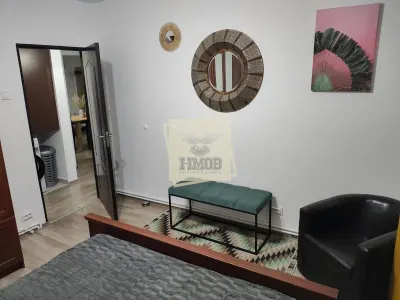 Apartament 4 camere cu balcon si pivnita zona Vasile Aaron - foto 3