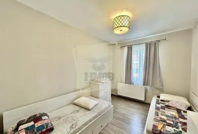 Casa individuala cu 8 camere  si teren 373 mp in zona Lazaret - foto 5