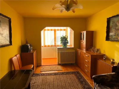 Apartament decomandat 3 camere etaj intermediar Vasile Aaron - Sibiu