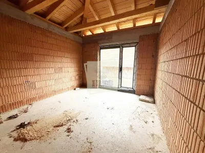 Casa individuala cu 4 camere 3 bai si 390 mp teren in Sura Mica - foto 15