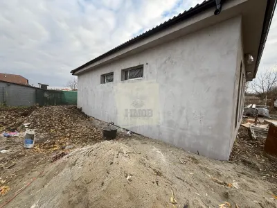 Casa individuala cu 4 camere 3 bai si 390 mp teren in Sura Mica - foto 3