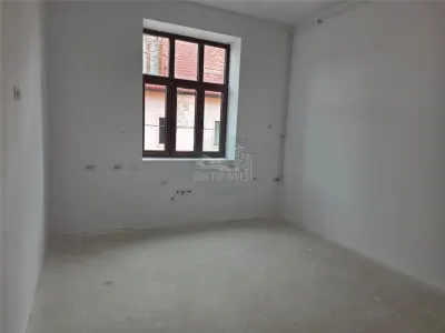 Apartament 3 camere 3 bai pivnita zona Centrala - Sibiu