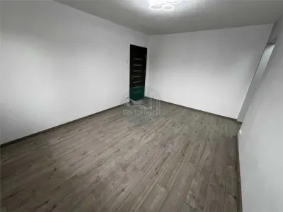 Apartament 2 camere cu balcon zona Ciresica - foto 5