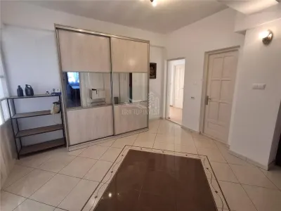 Apartament 4 camere decomandat 2 bai garaj boxa zona Piata Rahovei - foto 8